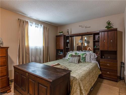 6-179 Ferguson Drive, Woodstock, ON - Indoor Photo Showing Bedroom