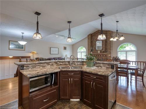 545 Lansdowne Avenue, Woodstock, ON - Indoor Photo Showing Kitchen With Double Sink