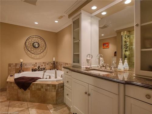 545 Lansdowne Avenue, Woodstock, ON - Indoor Photo Showing Bathroom