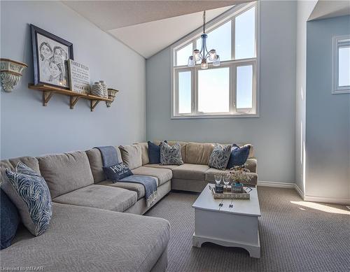 1689 Aukett Drive, London, ON - Indoor Photo Showing Living Room