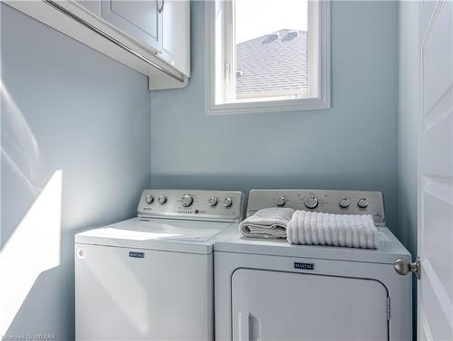 1689 Aukett Drive, London, ON - Indoor Photo Showing Laundry Room