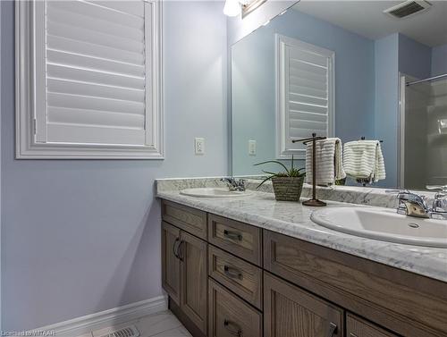 1689 Aukett Drive, London, ON - Indoor Photo Showing Bathroom