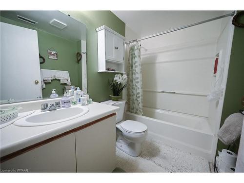 303-163 Ferguson Drive, Woodstock, ON - Indoor Photo Showing Bathroom