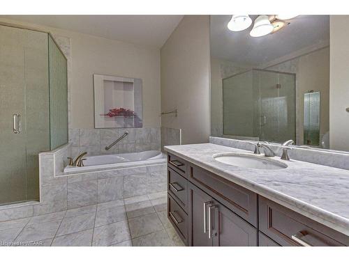 103-5 Wood Haven Drive, Tillsonburg, ON - Indoor Photo Showing Bathroom