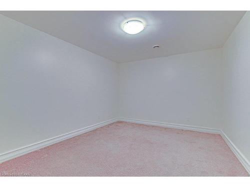 103-5 Wood Haven Drive, Tillsonburg, ON - Indoor Photo Showing Other Room