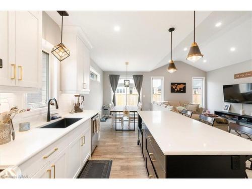 148 Denrich Avenue, Tillsonburg, ON - Indoor Photo Showing Kitchen With Upgraded Kitchen