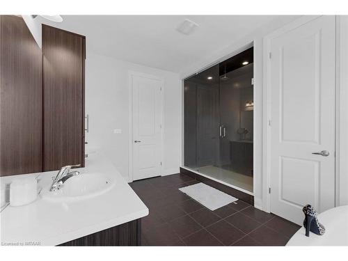 798 Queenston Blvd Boulevard, Woodstock, ON - Indoor Photo Showing Bathroom