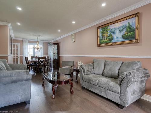 7 Duggan Drive, Brampton, ON - Indoor Photo Showing Living Room