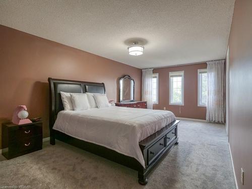 7 Duggan Drive, Brampton, ON - Indoor Photo Showing Bedroom