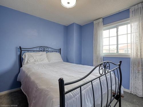 7 Duggan Drive, Brampton, ON - Indoor Photo Showing Bedroom