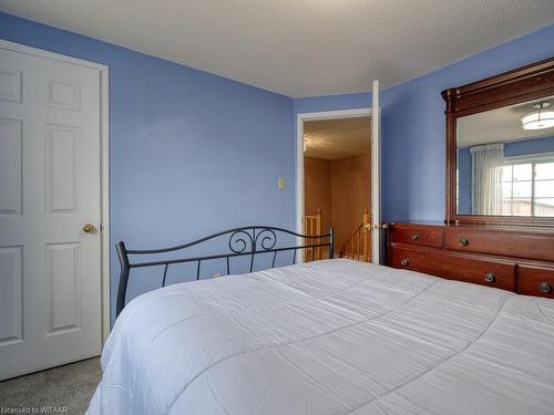 7 Duggan Drive, Brampton, ON - Indoor Photo Showing Bedroom