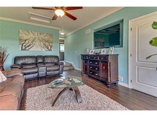 145630 Potters Road, Norwich (Twp), ON - Indoor Photo Showing Living Room