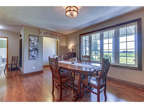 145630 Potters Road, Norwich (Twp), ON - Indoor Photo Showing Dining Room