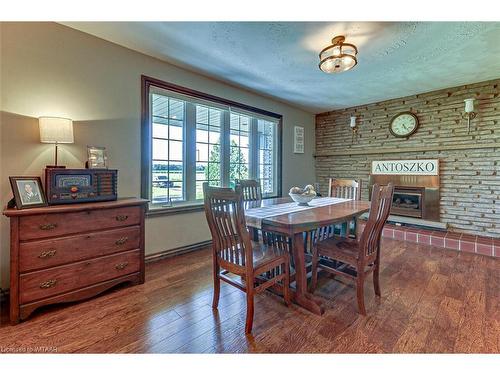 145630 Potters Road, Norwich (Twp), ON - Indoor Photo Showing Dining Room