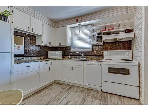 148 East Park Drive, Woodstock, ON - Indoor Photo Showing Kitchen