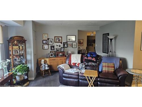 203-159 Ferguson Drive, Woodstock, ON - Indoor Photo Showing Living Room