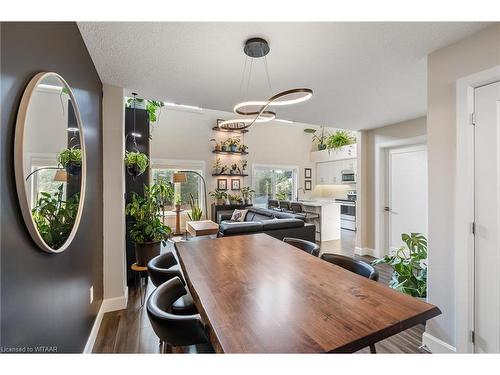 14-3202 Vivian Line, Stratford, ON - Indoor Photo Showing Dining Room