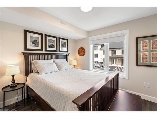 14-3202 Vivian Line, Stratford, ON - Indoor Photo Showing Bedroom