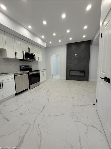 7-14 Glendale Drive, Tillsonburg, ON - Indoor Photo Showing Kitchen