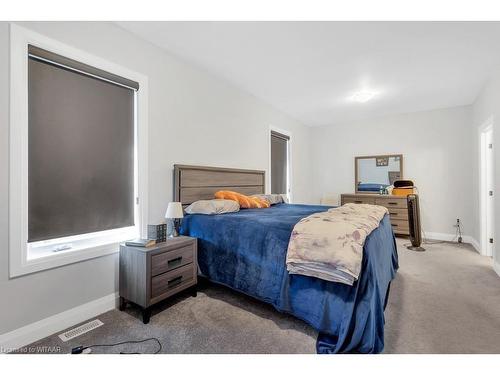 803-360 Quarter Town Line Road, Tillsonburg, ON - Indoor Photo Showing Bedroom