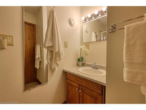 6325 Dundas Street, Thames Centre, ON - Indoor Photo Showing Bathroom