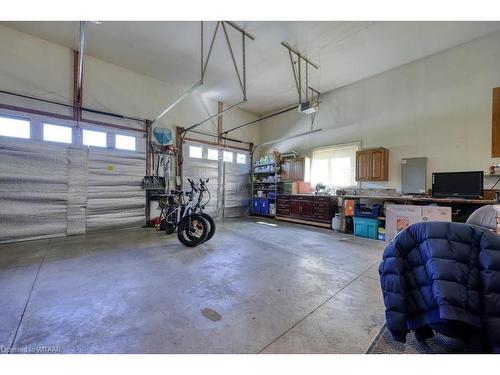 6325 Dundas Street, Thames Centre, ON - Indoor Photo Showing Garage