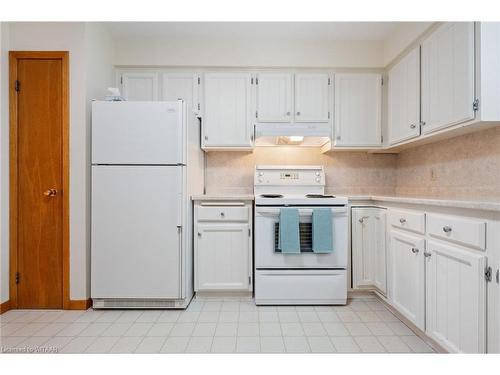 7 Cardinal Court, Tillsonburg, ON - Indoor Photo Showing Kitchen