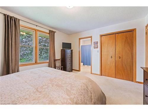 7 Cardinal Court, Tillsonburg, ON - Indoor Photo Showing Bedroom