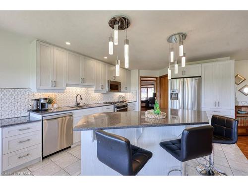 6325 Dundas Street, Thames Centre, ON - Indoor Photo Showing Kitchen With Upgraded Kitchen