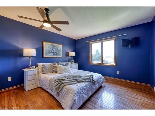 6325 Dundas Street, Thames Centre, ON - Indoor Photo Showing Bedroom