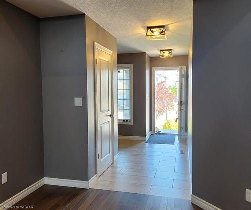 58 Pearl Street, Tillsonburg, ON - Indoor Photo Showing Other Room