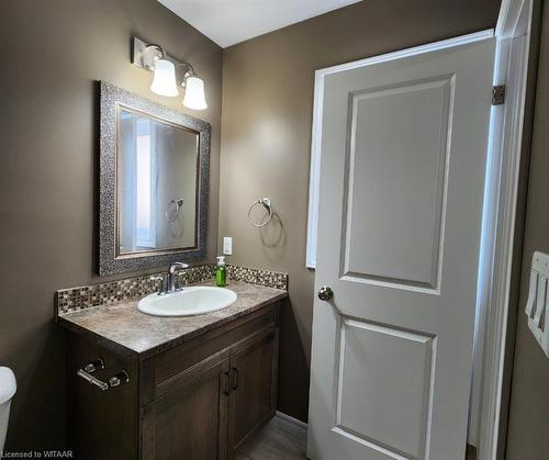 58 Pearl Street, Tillsonburg, ON - Indoor Photo Showing Bathroom