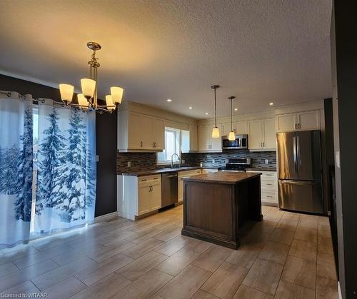 58 Pearl Street, Tillsonburg, ON - Indoor Photo Showing Kitchen