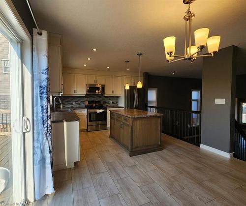 58 Pearl Street, Tillsonburg, ON - Indoor Photo Showing Kitchen