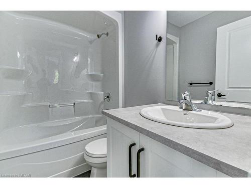 22 Bain Street, Woodstock, ON - Indoor Photo Showing Bathroom