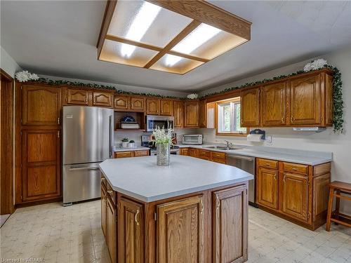 916 Norfolk County Road 28, Norfolk County, ON - Indoor Photo Showing Kitchen With Double Sink