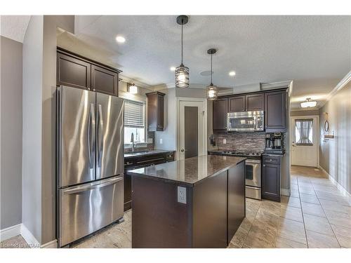 1-175 Ingersoll Street, Ingersoll, ON - Indoor Photo Showing Kitchen With Upgraded Kitchen