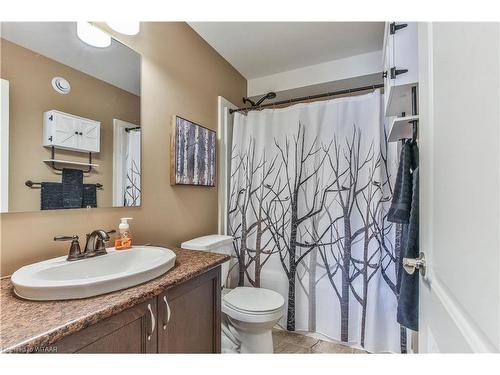 1-175 Ingersoll Street, Ingersoll, ON - Indoor Photo Showing Bathroom