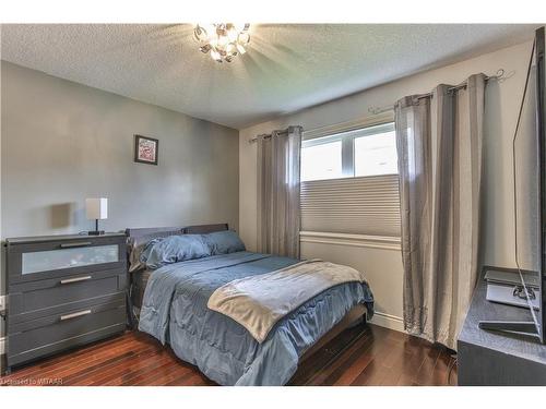 1-175 Ingersoll Street, Ingersoll, ON - Indoor Photo Showing Bedroom