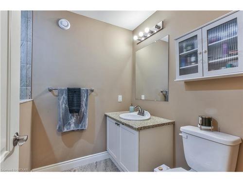 1-175 Ingersoll Street, Ingersoll, ON - Indoor Photo Showing Bathroom