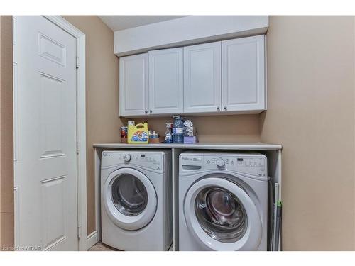 1-175 Ingersoll Street, Ingersoll, ON - Indoor Photo Showing Laundry Room