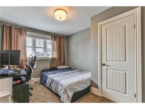 1-175 Ingersoll Street, Ingersoll, ON - Indoor Photo Showing Bedroom