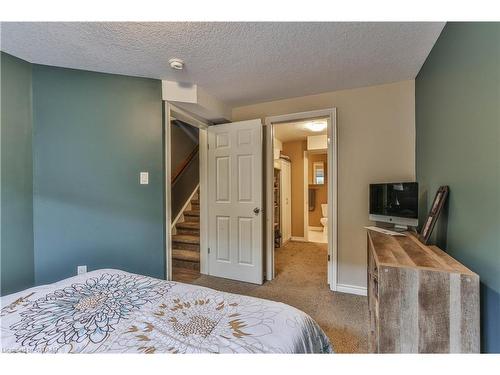 1-175 Ingersoll Street, Ingersoll, ON - Indoor Photo Showing Bedroom