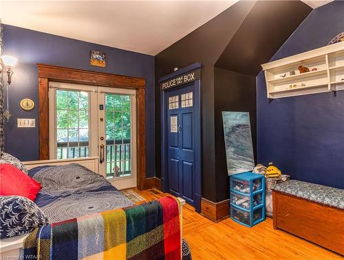 31 Bay Street, Woodstock, ON - Indoor Photo Showing Bedroom