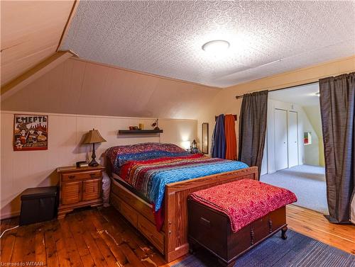 31 Bay Street, Woodstock, ON - Indoor Photo Showing Bedroom