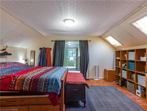 31 Bay Street, Woodstock, ON - Indoor Photo Showing Bedroom