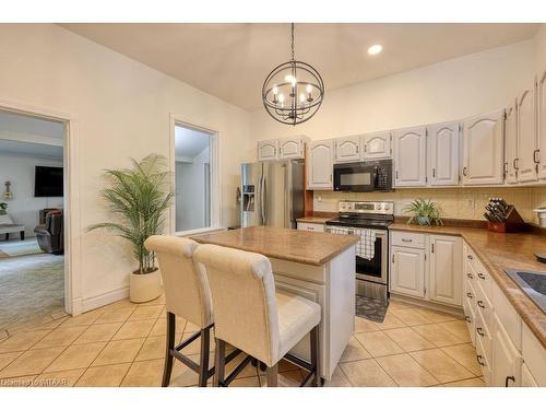 584 Grant Street, Woodstock, ON - Indoor Photo Showing Kitchen With Double Sink