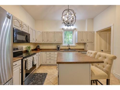 584 Grant Street, Woodstock, ON - Indoor Photo Showing Kitchen With Double Sink