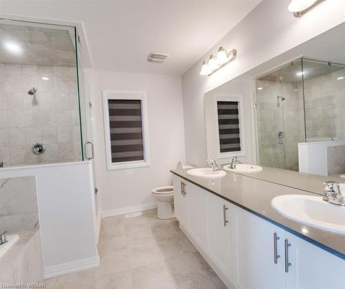 1427 Upper Thames Drive, Woodstock, ON - Indoor Photo Showing Bathroom