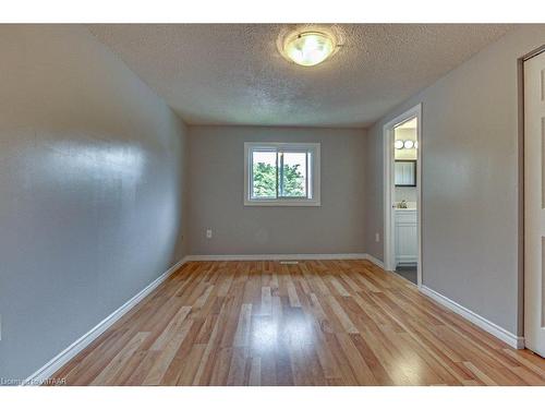 527 Springbank Avenue N, Woodstock, ON - Indoor Photo Showing Other Room